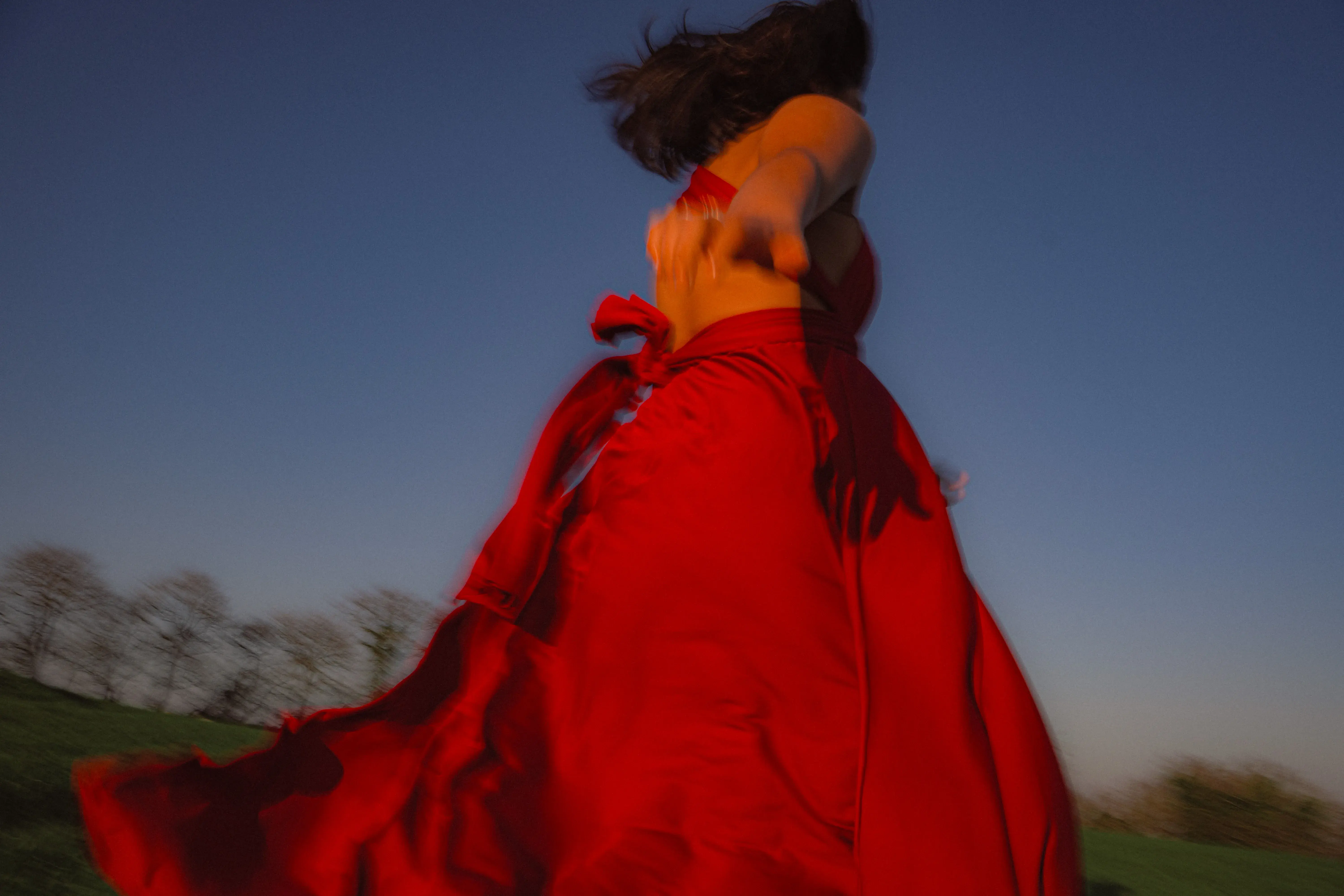 Jazmín, black and white portrait, soft backlight